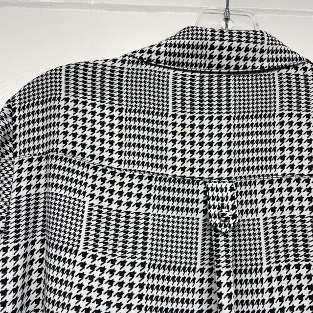 Torrid Size M Women's Black-White Houndstooth Button Up Blouse