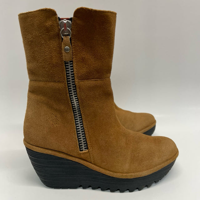 Fly London Size 37-6.5 Women's Brown Solid Platform Boots