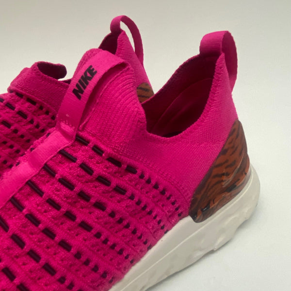 nike react phantom pink glow