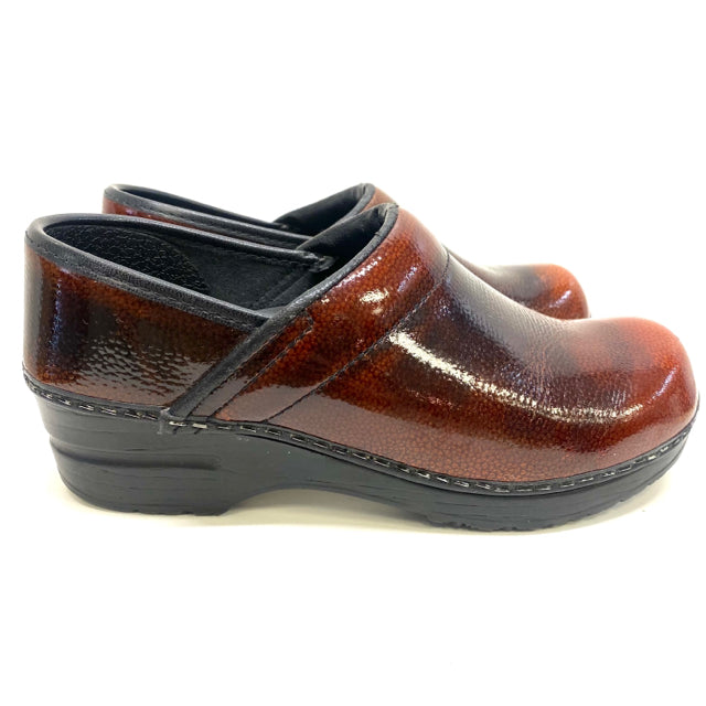 Sanitas Size 7-37 Women's Brown Patent Leather Clog Shoes