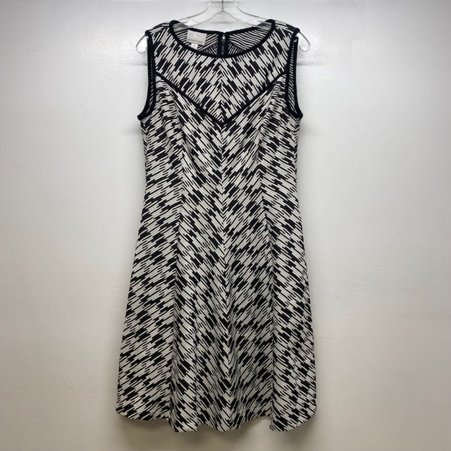 Donna Morgan Size 8-M Women's Black-White Pattern Fit And Flare Sleeveless Dress