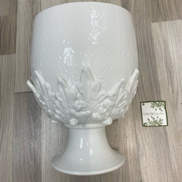 Vietri Rustic White Acanthus Leaf Footed Planter