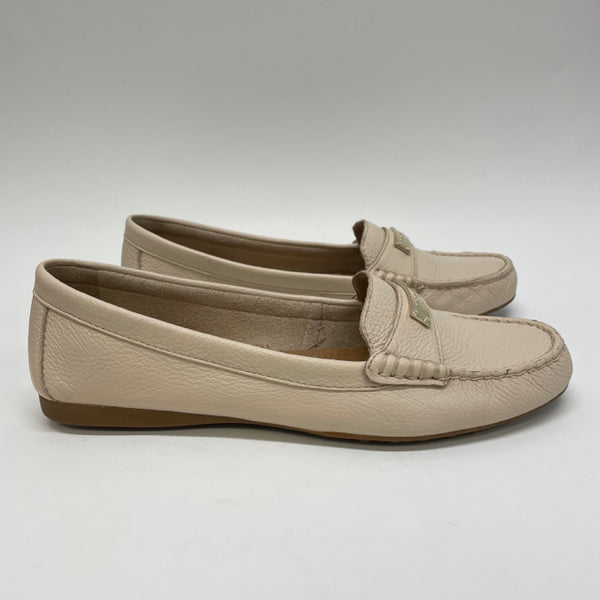 Coach Size 10 Women's Cream Pebbled Slip On Shoes