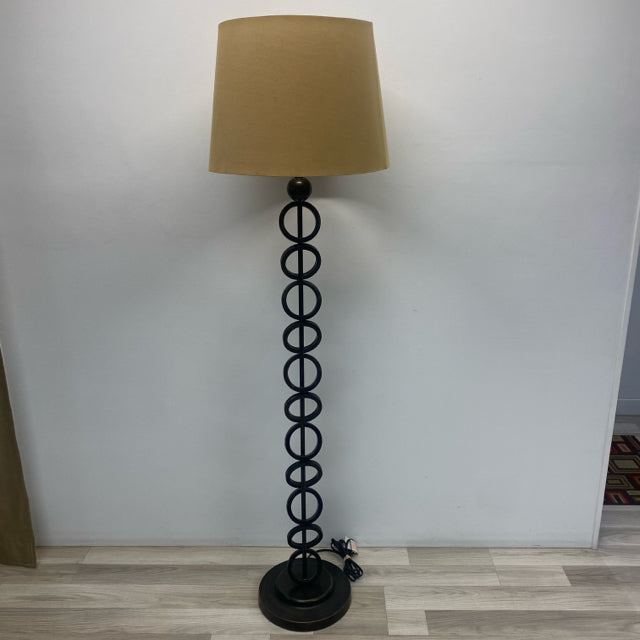 Floor Black Metal Circle Lamp