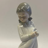 Lladro Nao Figurine Girl in Nightgown With Blanket 1977