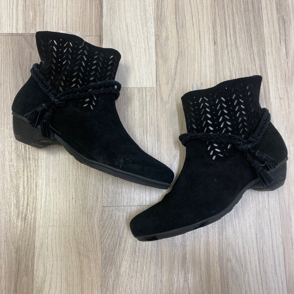 Abeo Size 8 Women's Black Cut Out Slip On Booties