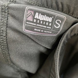 Alpine Design Size S Women's Black Solid Skort