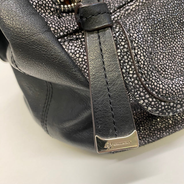B Makowsky Silver Leather Purse A211928 | Leather purses, Leather, Purses