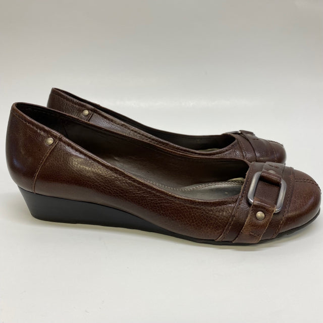 Gianni Bini Size 7.5 Women's Brown Wedge Shoes