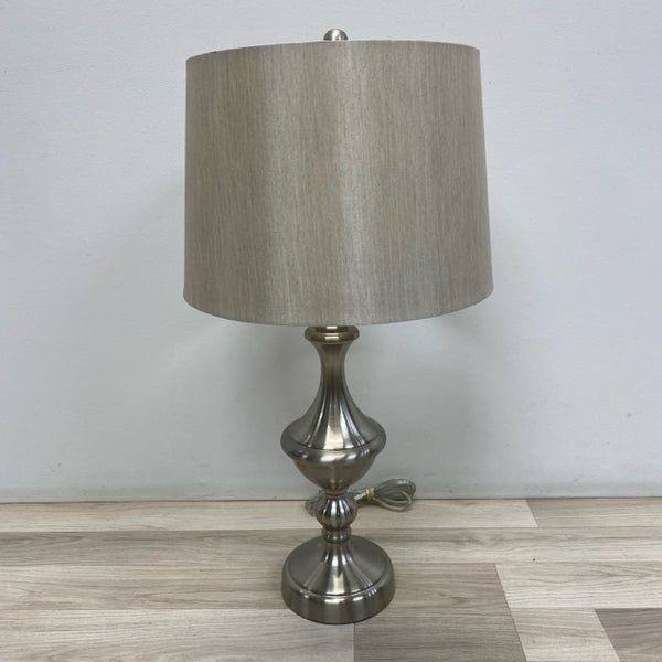 Table Top Silver Metal Lamp with Shade